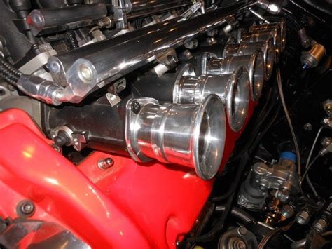 Is a W12 faster than a V8?