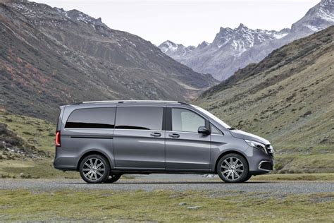 What is the gas mileage of the Mercedes V Class?
