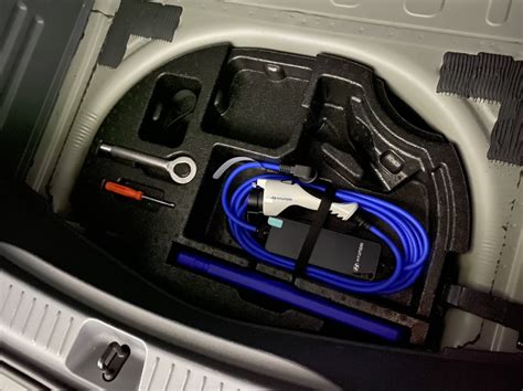 Does Chevy Bolt have a jack?