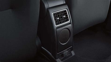 Does Polo have rear AC?