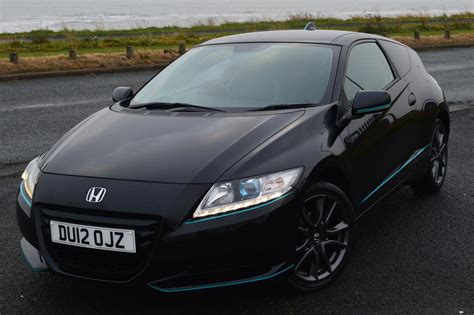How many miles per gallon does a Honda CR-Z hybrid get?