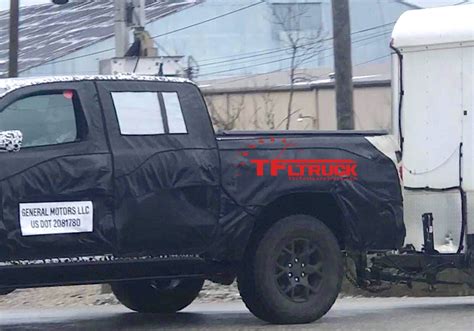 How much can a 2023 Colorado hitch weight?