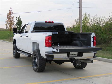 How much can a Chevy Silverado 2500HD tow with gooseneck?