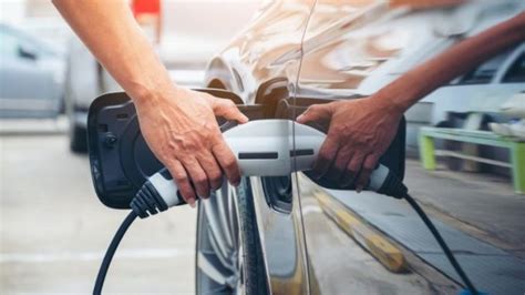 Should I Plug My EV In Every Night?