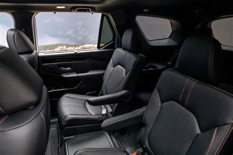Which 2023 Honda Pilots have leather seats?