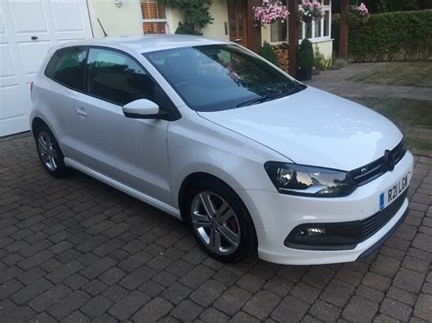 Which Polo has 6 gears?